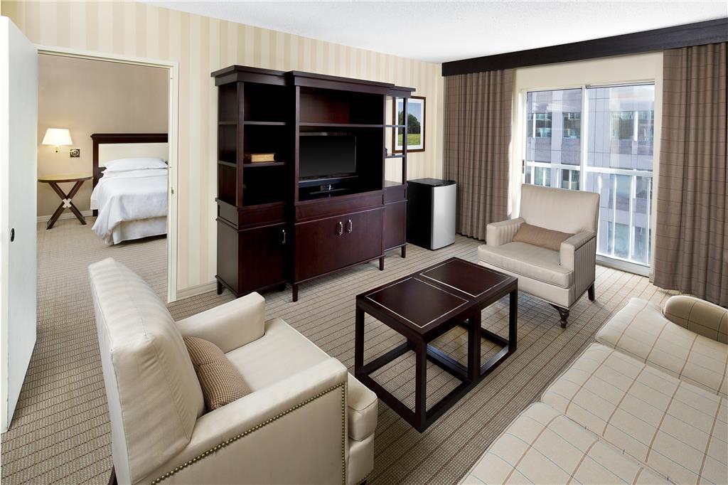 Sheraton Raleigh Hotel Phòng bức ảnh
